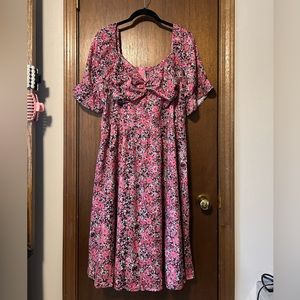 Stunning Floral sweatheart neckline dress - size 1XL